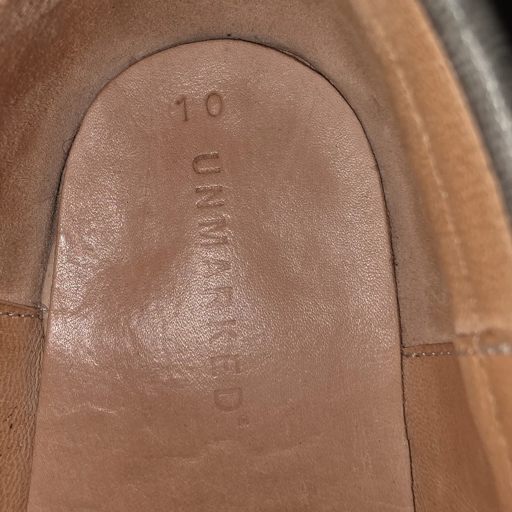 Men's Unmarked All Season Leather Penny Loafers with Dainite Soles